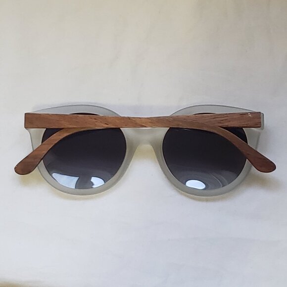 Blue Planet Ellyn Polarized Sunglasses - Matte Beige/Walnut/ Brown - Picture 7 of 9